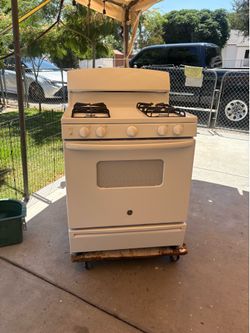 GE gas Stove everything works well