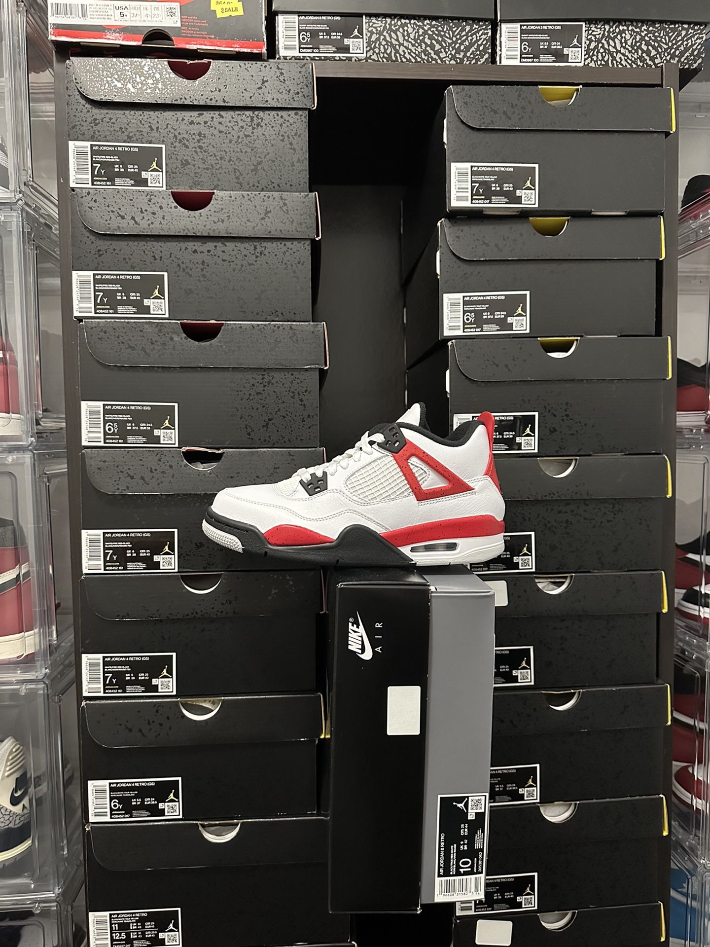 Retro 4 Red Cement