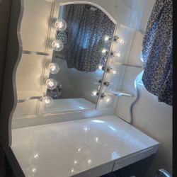 Vanity Desk With Mirror And Chair