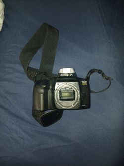 Minolta Maxxum 350si Date  Film Camera Body