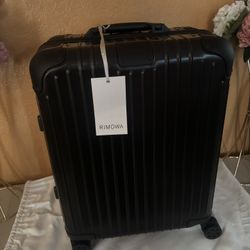 RIMOWA ORIGINAL CABIN PLUS MATTE BLACK 