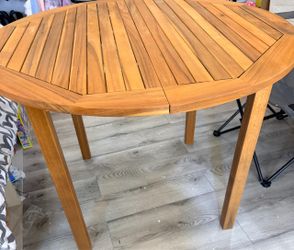 Round Acacia Wood Outdoor Dining Table