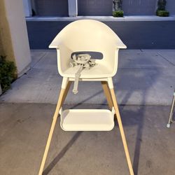 Stokke Clikk High Chair All In One With Tray And Harness
