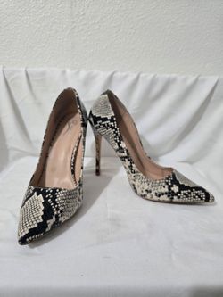 Faux Snakeskin size 9