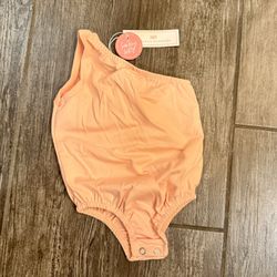 NWT peach 12–18 Months Bodysuit 