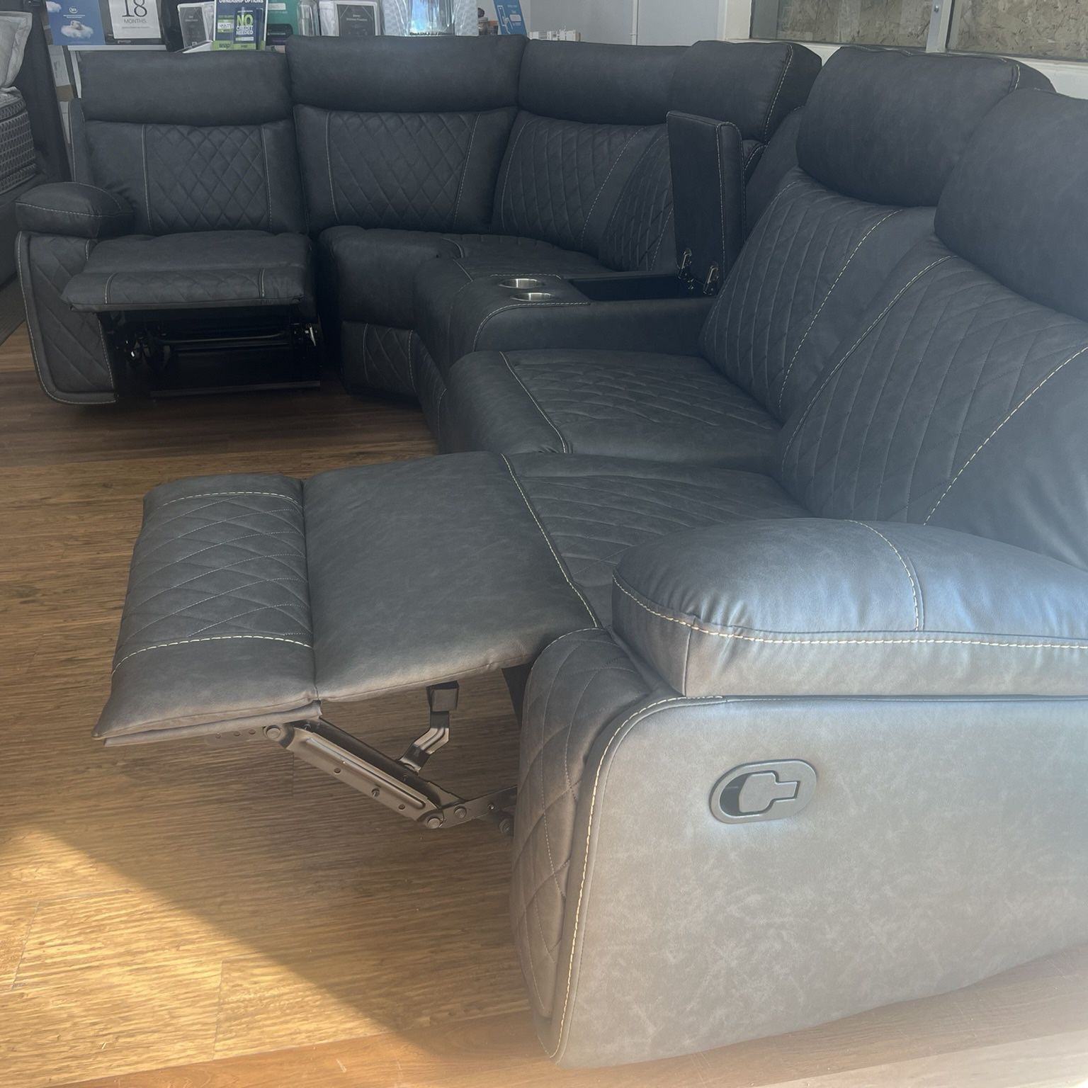 🛋️NEW!! In BOX 📦 BARGAIN 3 Breathable Recliner Sectional