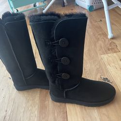 Ladies Boots Size 8 - New
