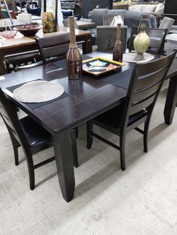 Nice Dining Table Set 