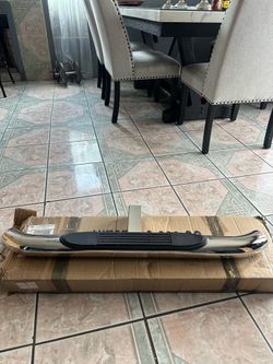 Universal towing hitch for trucks and SUVs