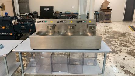 Chocolate Melting/Tempering Machine