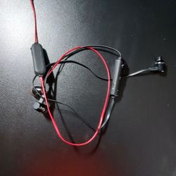 2 Wireless Headphones 