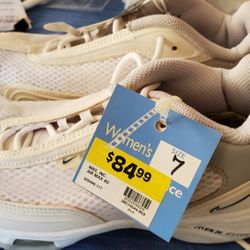 Nike Cross Trainers - Women's 7