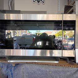 LG In-Cabinet Microwave 