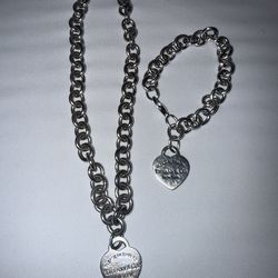 Authentic Classic Tiffany & Co matching necklace and bracelet set