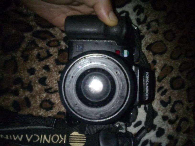 Konica Minolta Maxxum 7D Camera With Lens Battery And Charger