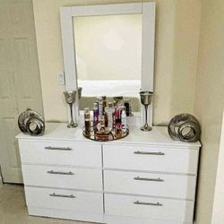 WHITE Dresser & MIRROR W/ Handles