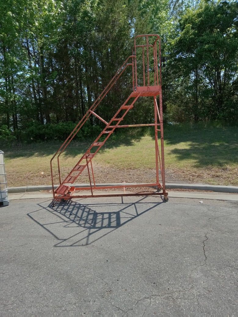 9 Step Platform Rolling Latter