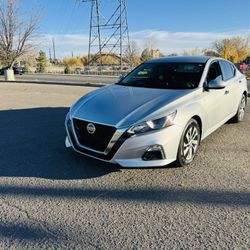 2019 NISSAN ALTIMA S AWD WITH 110,000 MILES $11,500