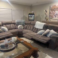 Sectional Sofa / Couch with 3 Recliners 7’x9’