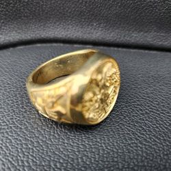 BEAUTIFUL GOLD  RING 18 CARATS KILATES WITH CENTENARY 