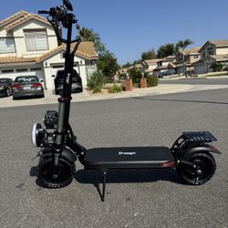 Dual-motor high-speed electric scooter
