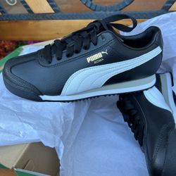 Pumas Junior Size: 7