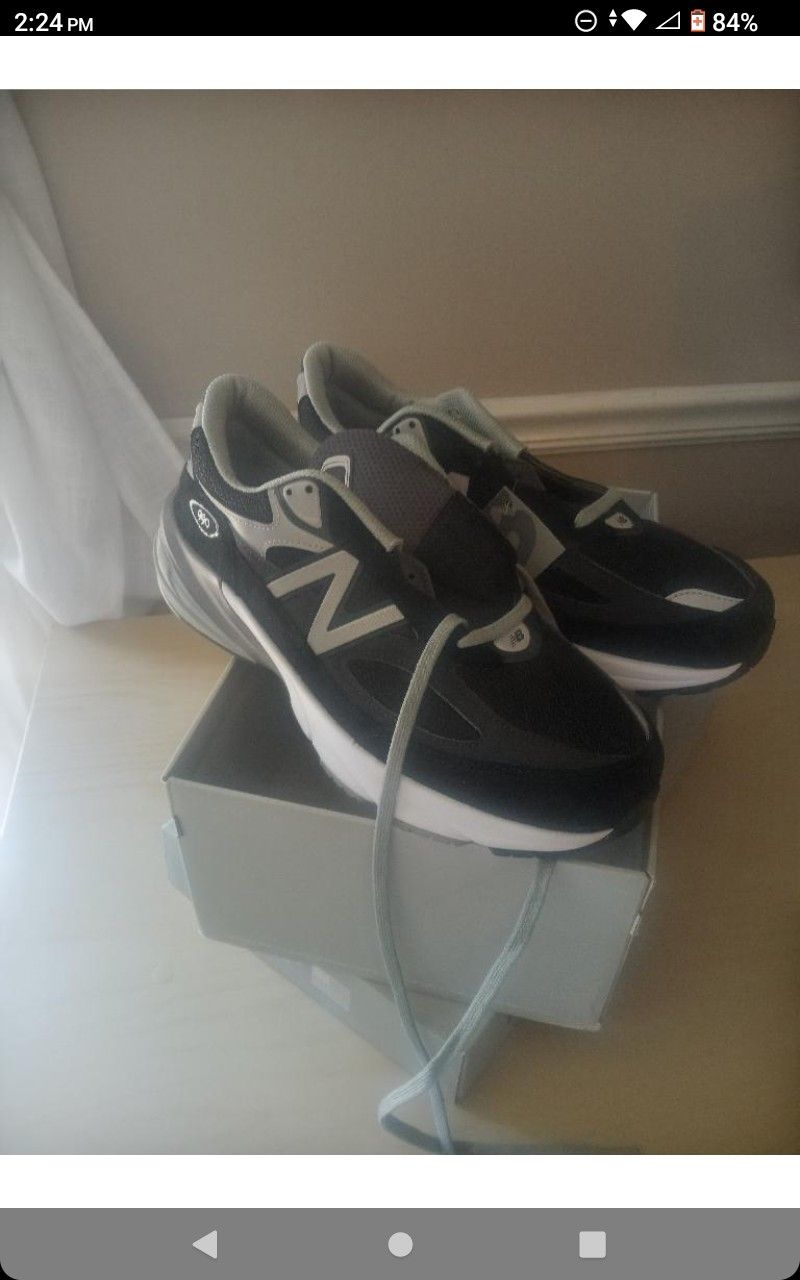 Mens Size 11 NEW In Box $20