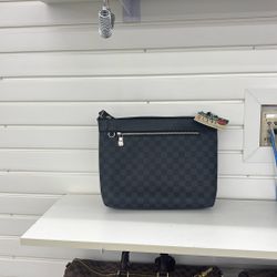 Authentic Louis Vuitton 