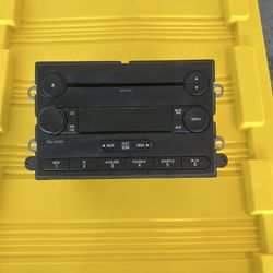 Ford radio OEM AM/FM radio