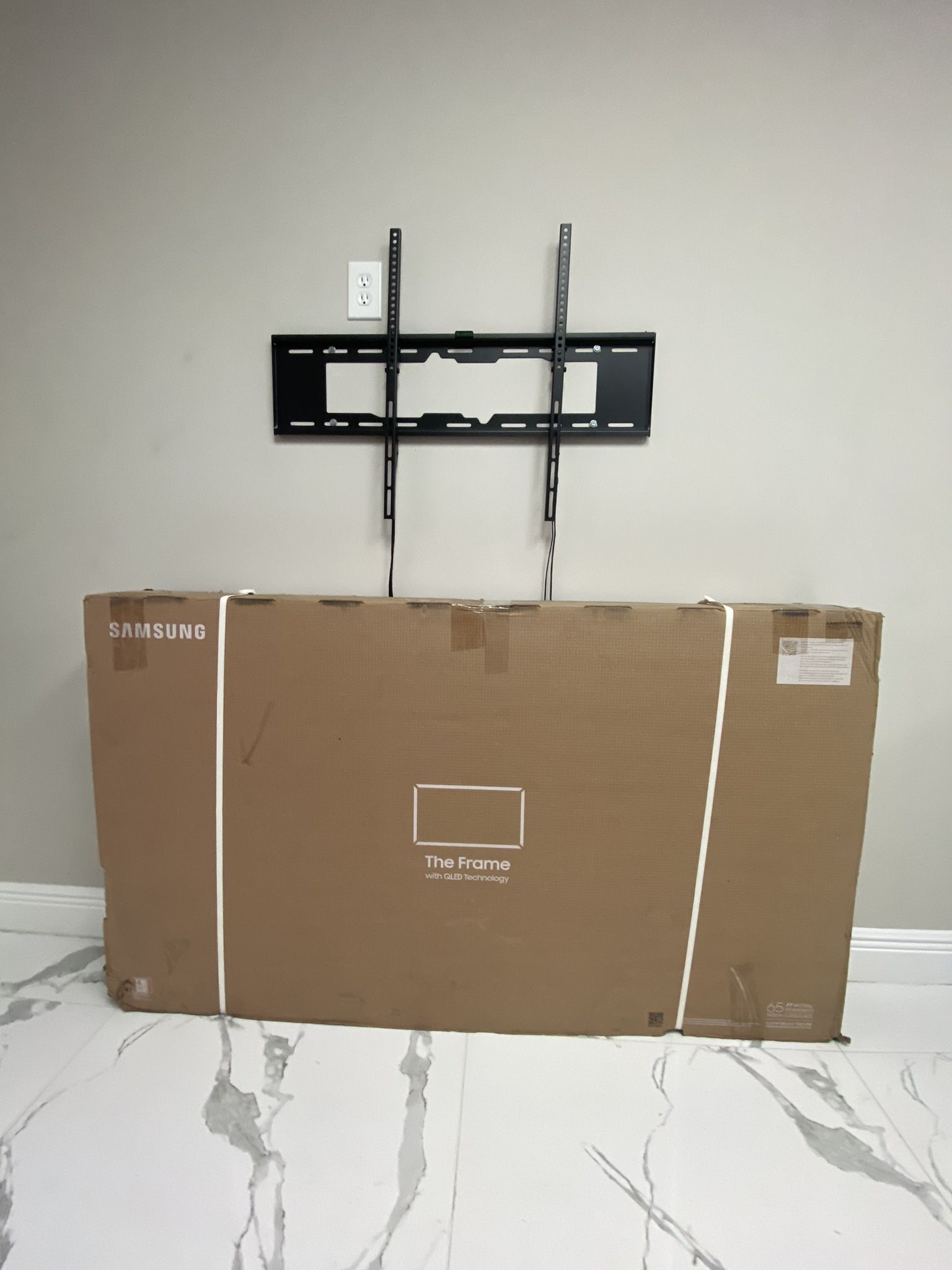 SAMSUNG 65" Class LS03B The Frame QLED 4K Smart TV QN65LS03BAFXZA