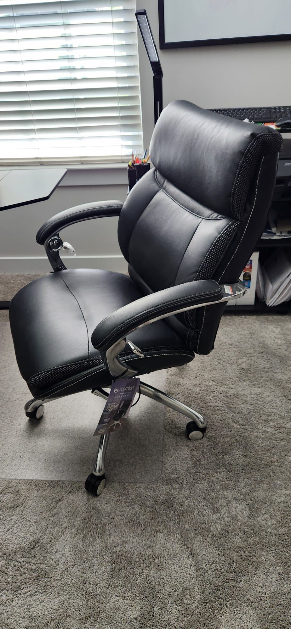 Serta manager Chair