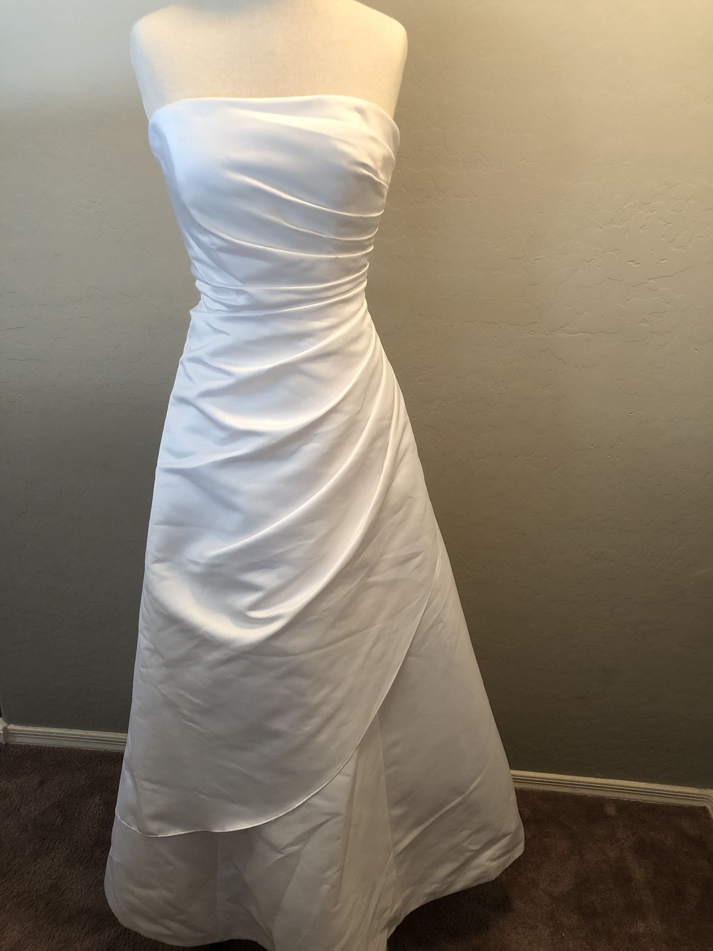 David’s Bridal White Wedding Dress