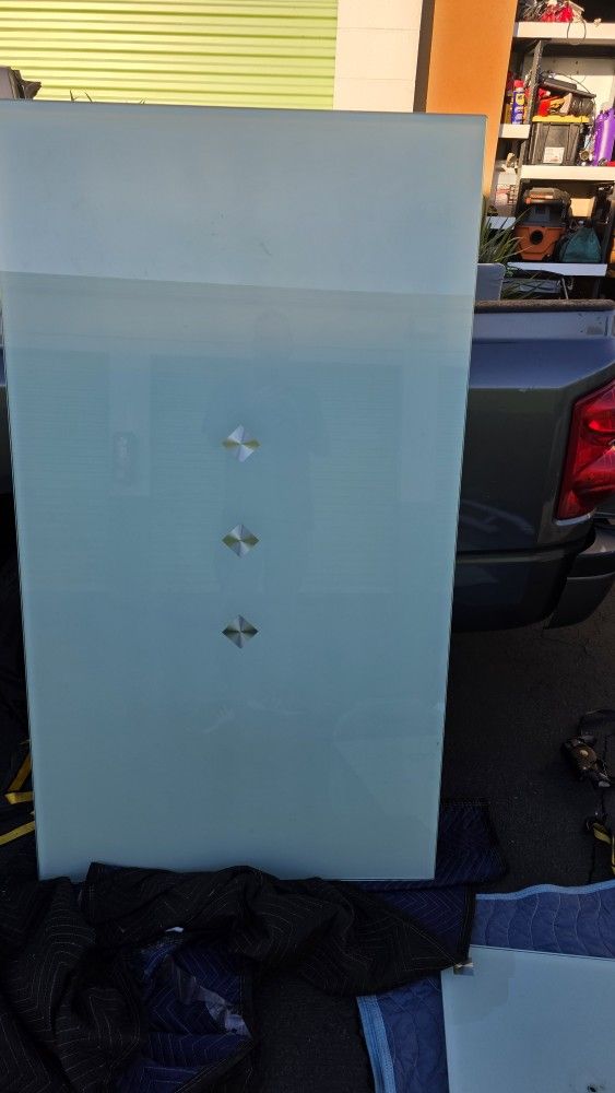 Picture Glass kitchen table