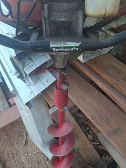 Quaker gas auger needs gas cap air cleaner  and a little carburetor work good compression $25 firm