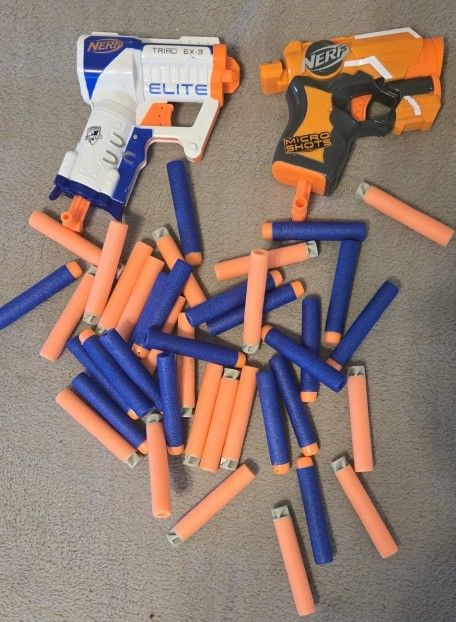 NERF Guns (2) w Darts
N-Strike Elite Triad EX-3 Blaster
40 Darts
Mint Condition
$10