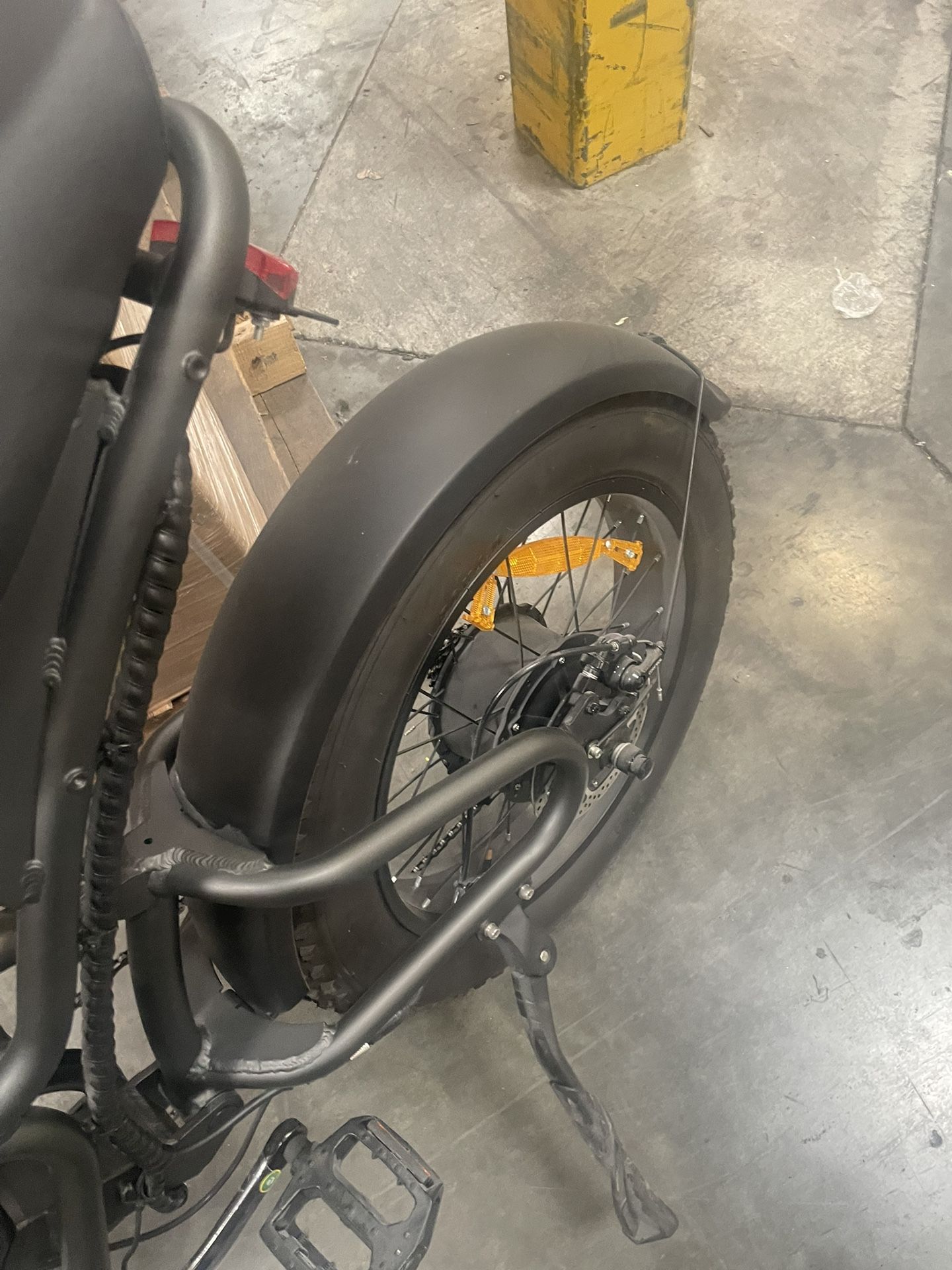 Falcon 750W 28 MPH 20inc Tires Blow Out Sale