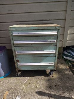 Stanley Vidmar Heavy-Duty Six-Drawer Tool Cabinet $225