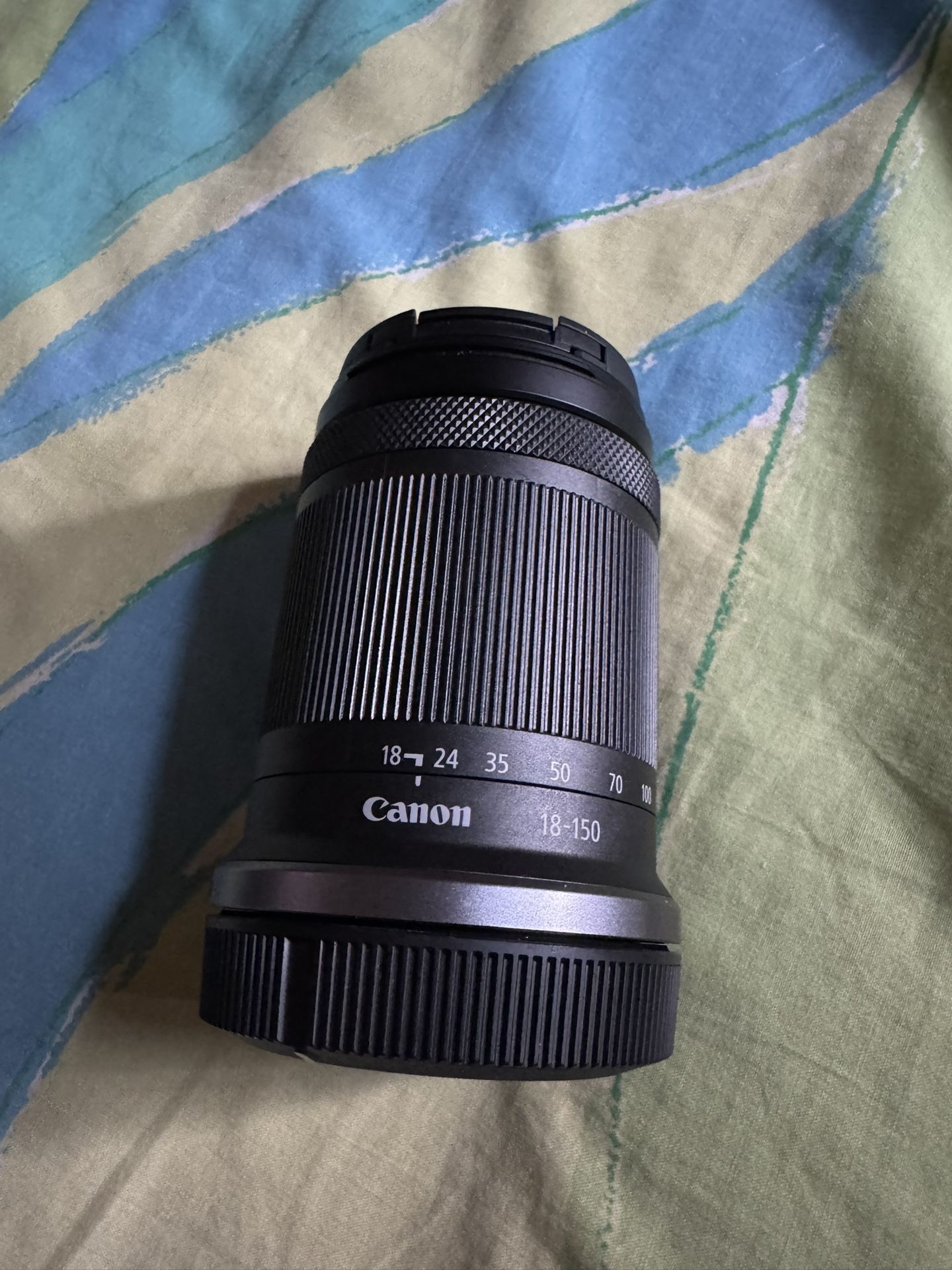 Canon RF-S 18-150 LIKE NEW NEVER USED + Rode Video Micro 2 Mic, + Rode Tripod