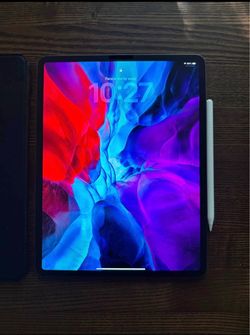 iPad Pro 12.9 inch 4th gen 256gb with case and Apple Pencil 2