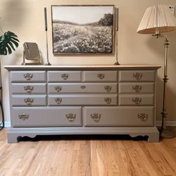Vintage American Drew 11-Drawer Dresser