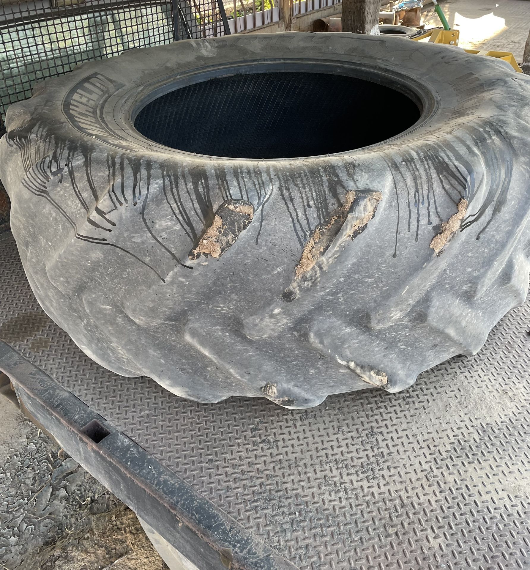 Free Tractor Tire 710/70R42