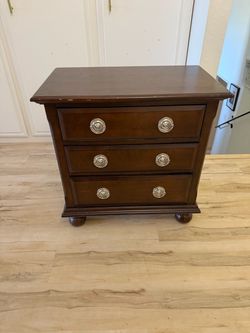 3-Drawer Nightstand Chest
