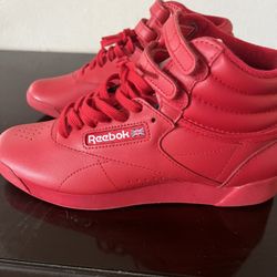 Brand New Women’s Size 7 Red Reebok High tops
