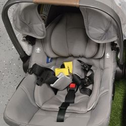 Nuna carseat