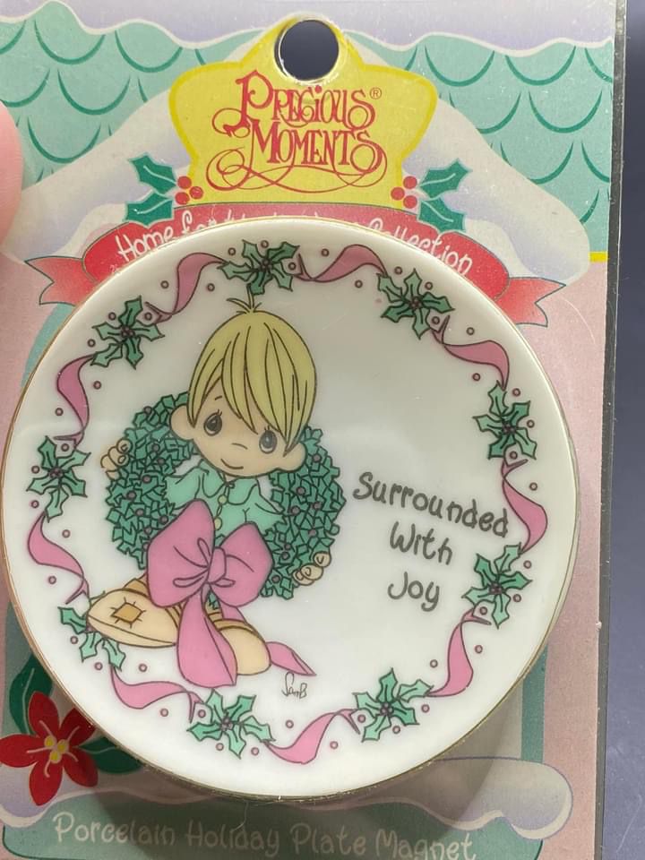 VTG 1995 Precious Moments Porcelain Holiday Plate Magnet SURROUNDED WITH JOY -
