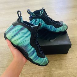 Nike Foam Posite Northern Lights Size 7y VNDS