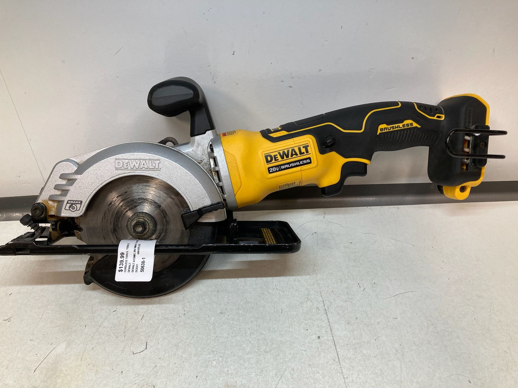 DEWALT DCS571 ATOMIC 20V MAX Cordless Brushless 4-1/2 in. Circular Saw (Tool Only)
