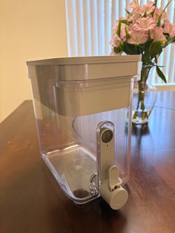 Culligan with ZeroWater Technology 23 Cup Water Dispenser with 5-Stage Advanced Water Filter