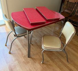 Dining Room Table and Chairs