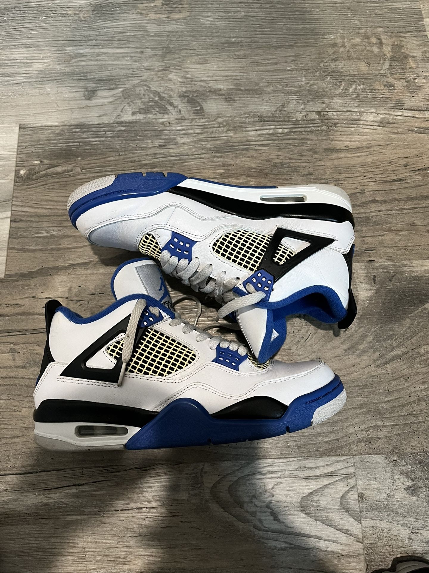 Jordan 4 Retro